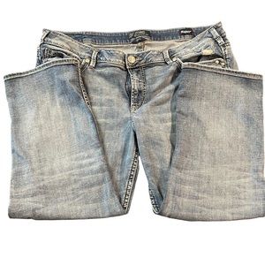 Silver jeans co. Super stretch Suki jeans, mid capri, SZ22/L23